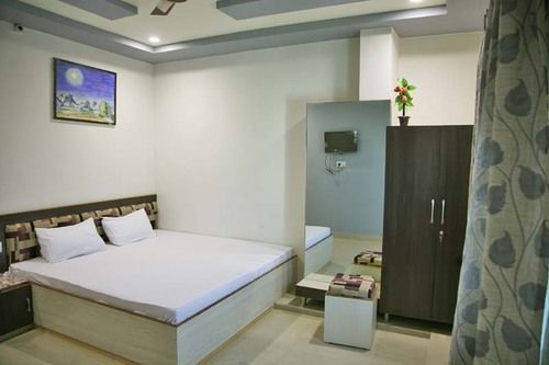 אג'מר Oyo 2061 Hotel New Holiday Inn מראה חיצוני תמונה