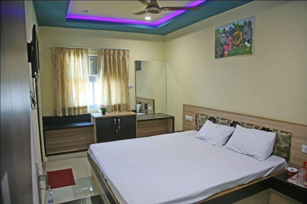 אג'מר Oyo 2061 Hotel New Holiday Inn מראה חיצוני תמונה